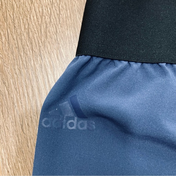 Women’s Adidas Shorts Pockets Athletic Stretchy Running Curved Hem M Navy Blue - Picture 3 of 13